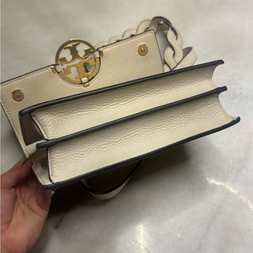 Tory Burch Cream Shoulder Bag with Gold Accents - Picture 7 of 11